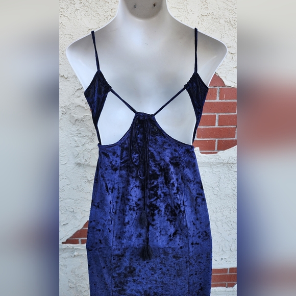 Large fit Medium? Intimately FREE PEOPLE Low Key Crushin Velvet Maxi Dress BLUE - Picture 12 of 16